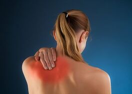 dor baixo o omóplato esquerdo nas costas